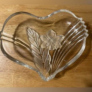Mikasa Crystal Heart Serving Tray 8 1/4" Satin Orchid SA 804/650 Made in Germany